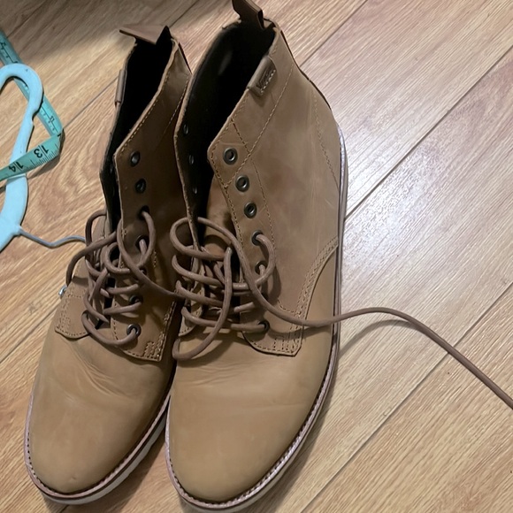 Vans Sahara Light Brown Leather Boots - Picture 1 of 4